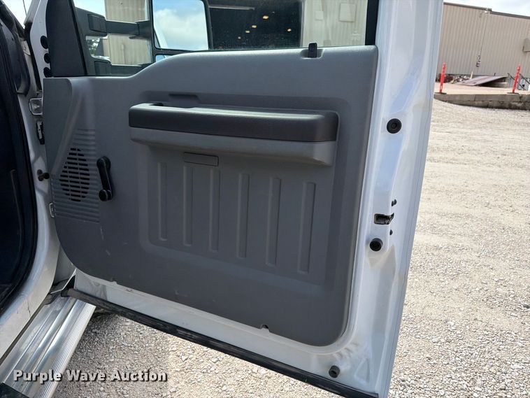 image for item OE9717 2011 Ford F350 Super Duty XL utility bed pickup truck