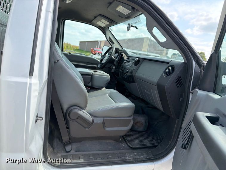 image for item OE9717 2011 Ford F350 Super Duty XL utility bed pickup truck