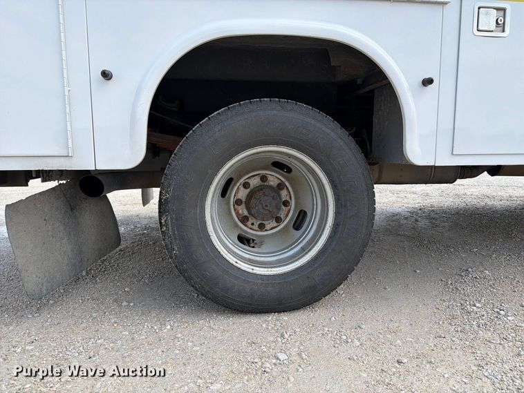 image for item OE9717 2011 Ford F350 Super Duty XL utility bed pickup truck