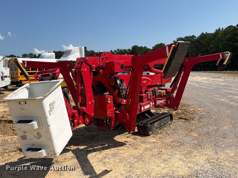 2022 CMC S28 tracked boom lift