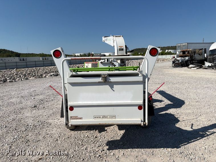 image for item YA3242 2019 Altec DC 1317 wood chipper