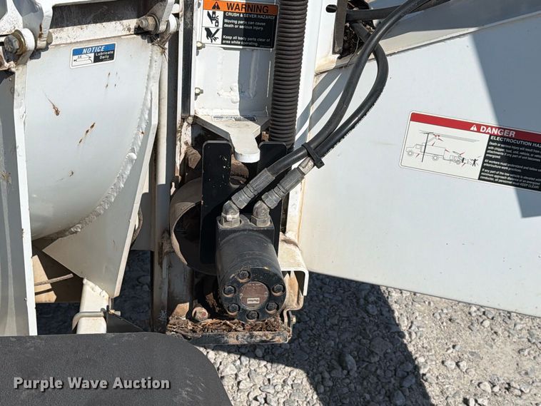 image for item YA3242 2019 Altec DC 1317 wood chipper
