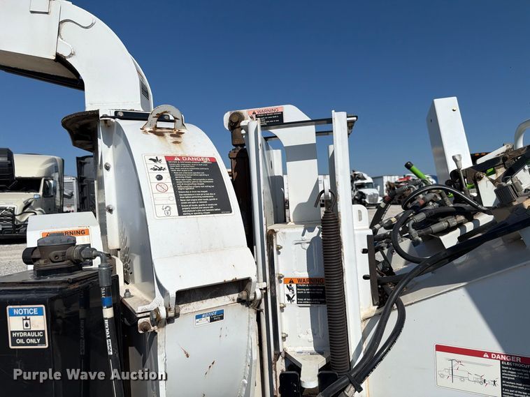 image for item YA3242 2019 Altec DC 1317 wood chipper