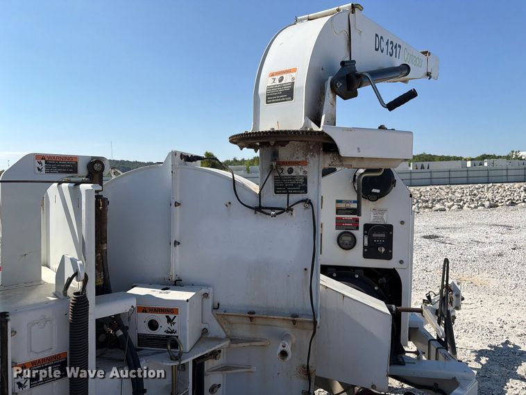 image for item YA3242 2019 Altec DC 1317 wood chipper