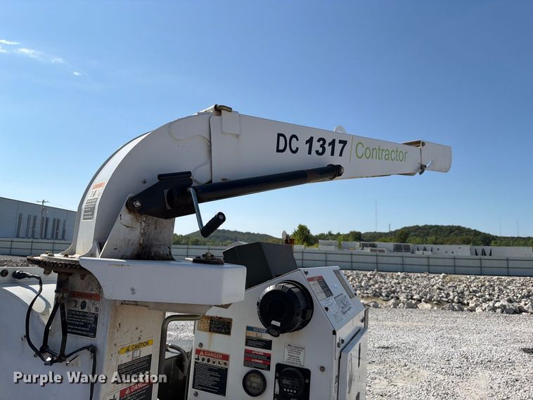 image for item YA3242 2019 Altec DC 1317 wood chipper