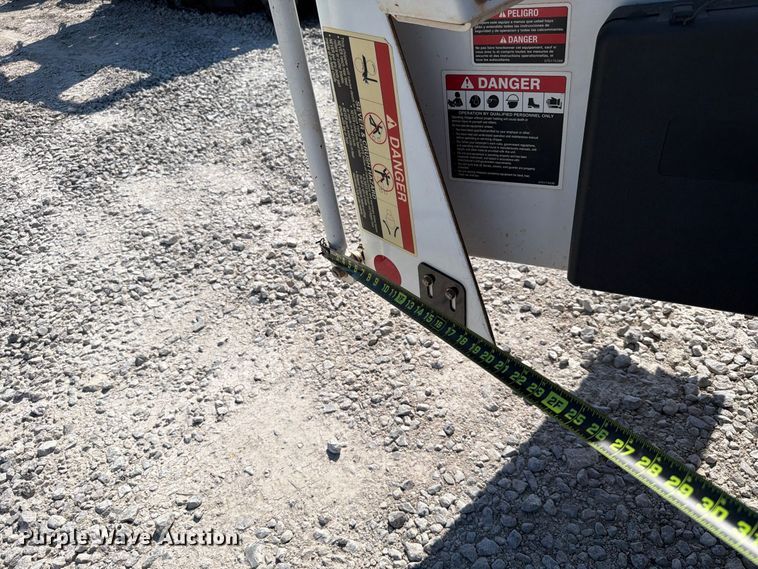 image for item YA3242 2019 Altec DC 1317 wood chipper