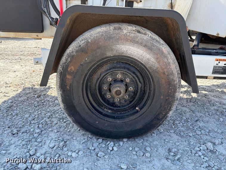 image for item YA3242 2019 Altec DC 1317 wood chipper