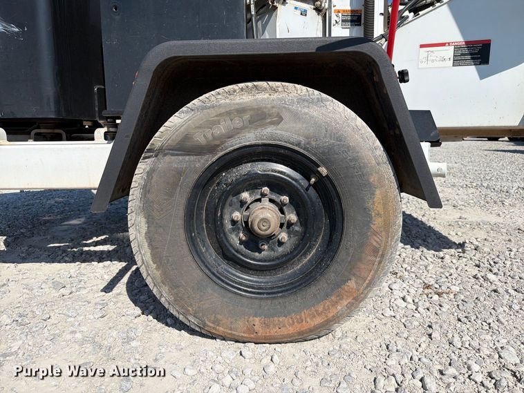 image for item YA3242 2019 Altec DC 1317 wood chipper