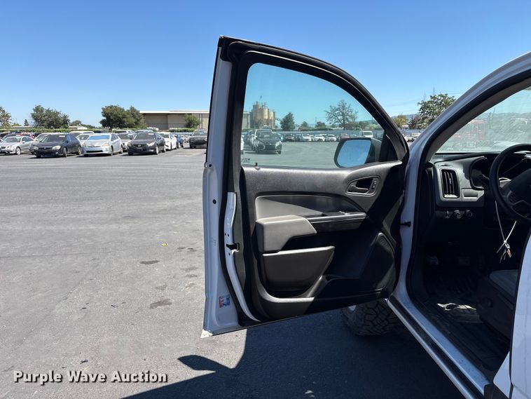 image for item YA3504 2019 Chevrolet Colorado Ext. Cab pickup truck