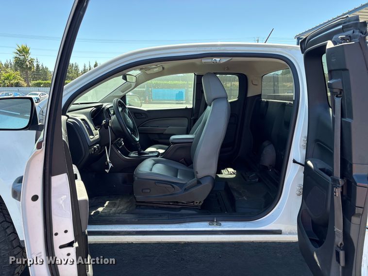 image for item YA3504 2019 Chevrolet Colorado Ext. Cab pickup truck
