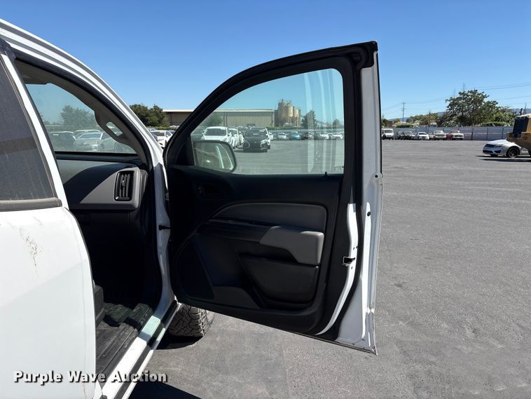 image for item YA3504 2019 Chevrolet Colorado Ext. Cab pickup truck