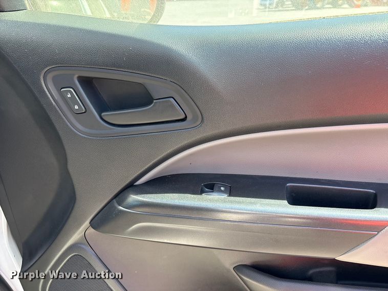 image for item YA3504 2019 Chevrolet Colorado Ext. Cab pickup truck