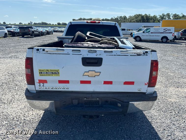 image for item YA3911 2010 Chevrolet Silverado 2500HD Crew Cab pickup truck