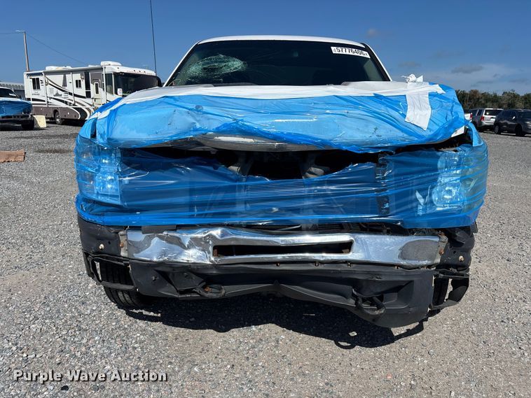image for item YA3911 2010 Chevrolet Silverado 2500HD Crew Cab pickup truck