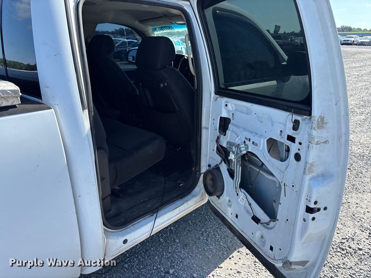 image for item YA3911 2010 Chevrolet Silverado 2500HD Crew Cab pickup truck