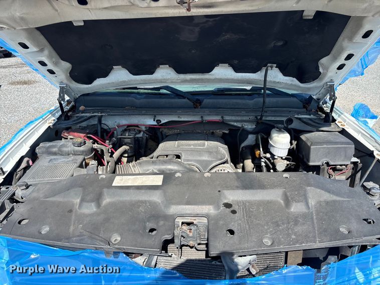 image for item YA3911 2010 Chevrolet Silverado 2500HD Crew Cab pickup truck