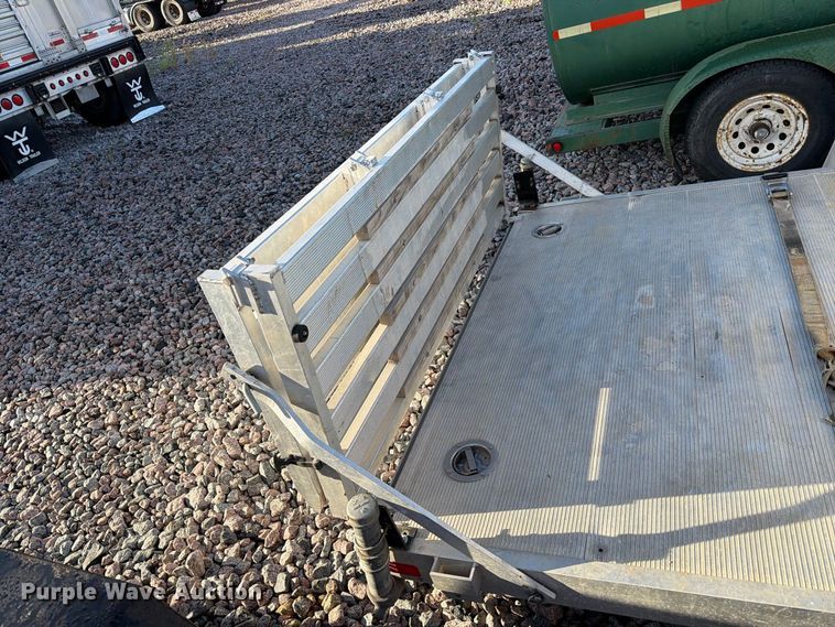image for item YA4288 2016 Aluma 8214HS tank trailer