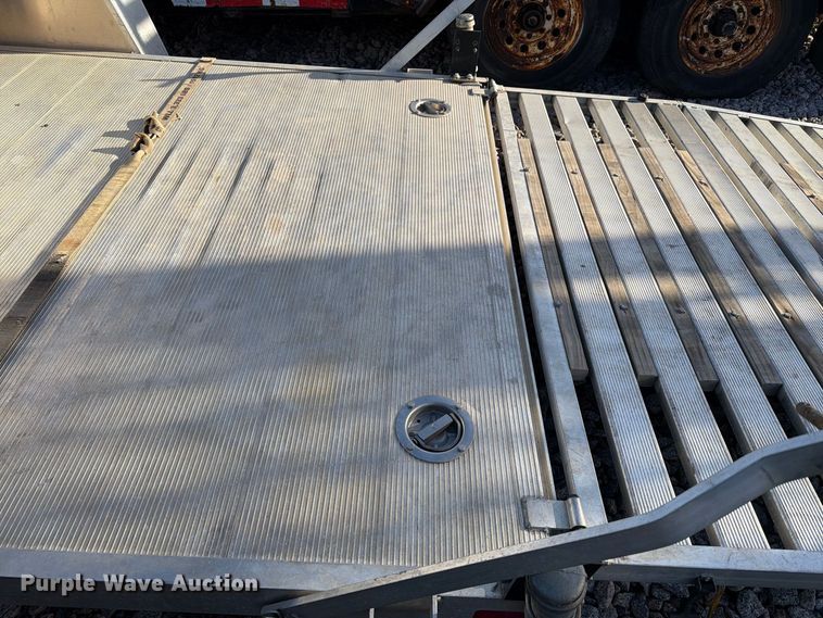 image for item YA4288 2016 Aluma 8214HS tank trailer