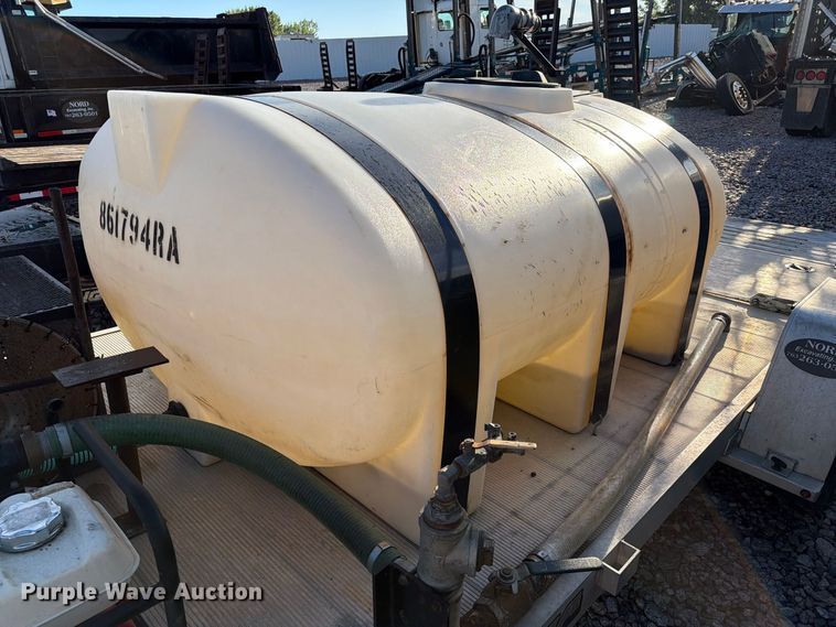 image for item YA4288 2016 Aluma 8214HS tank trailer