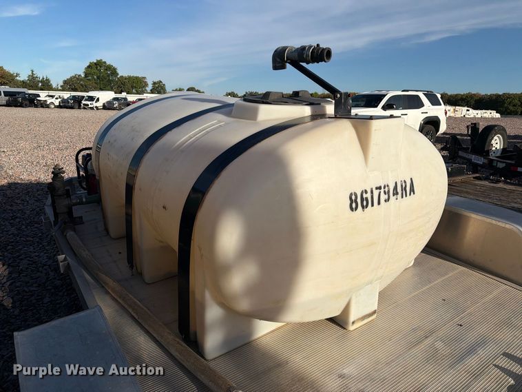image for item YA4288 2016 Aluma 8214HS tank trailer