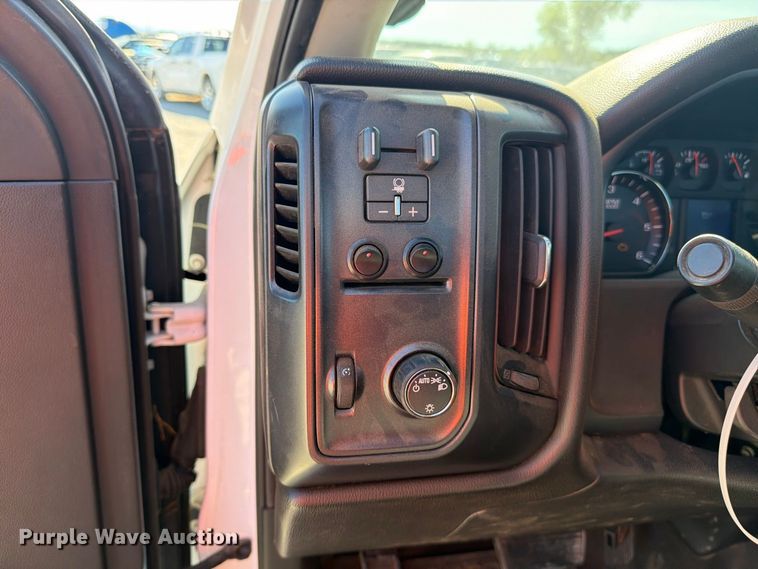 image for item YA4373 2016 Chevrolet Silverado 1500 pickup truck
