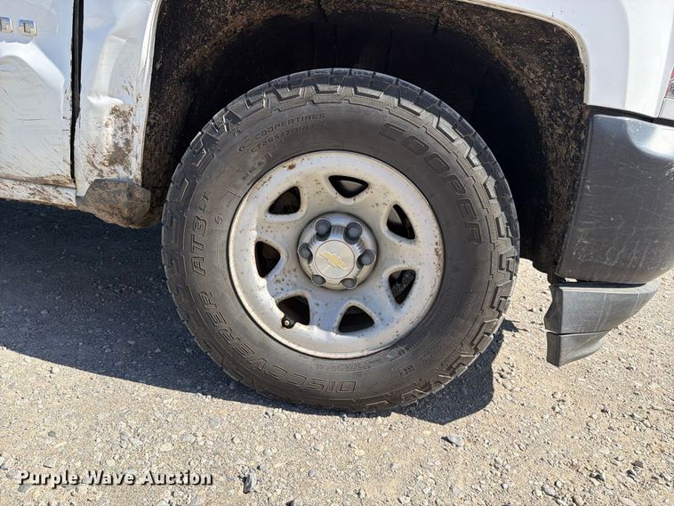 image for item YA4373 2016 Chevrolet Silverado 1500 pickup truck