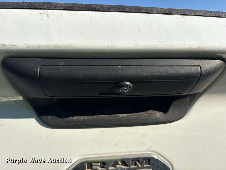 image for item YA4402 2019 RAM 1500 Ext. Cab pickup truck