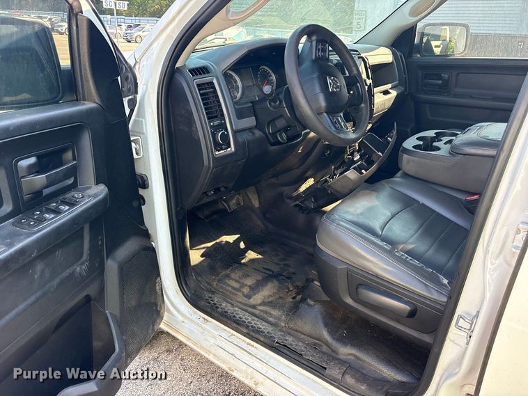 image for item YA4402 2019 RAM 1500 Ext. Cab pickup truck
