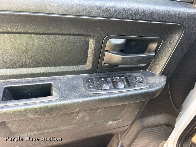 image for item YA4402 2019 RAM 1500 Ext. Cab pickup truck