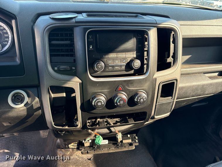 image for item YA4402 2019 RAM 1500 Ext. Cab pickup truck