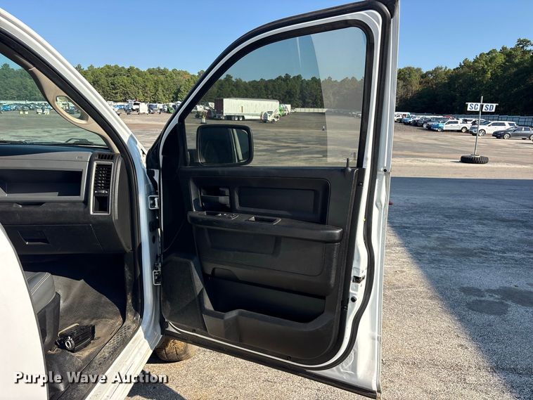 image for item YA4402 2019 RAM 1500 Ext. Cab pickup truck