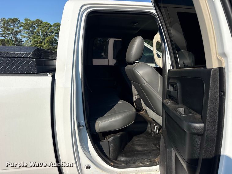 image for item YA4402 2019 RAM 1500 Ext. Cab pickup truck