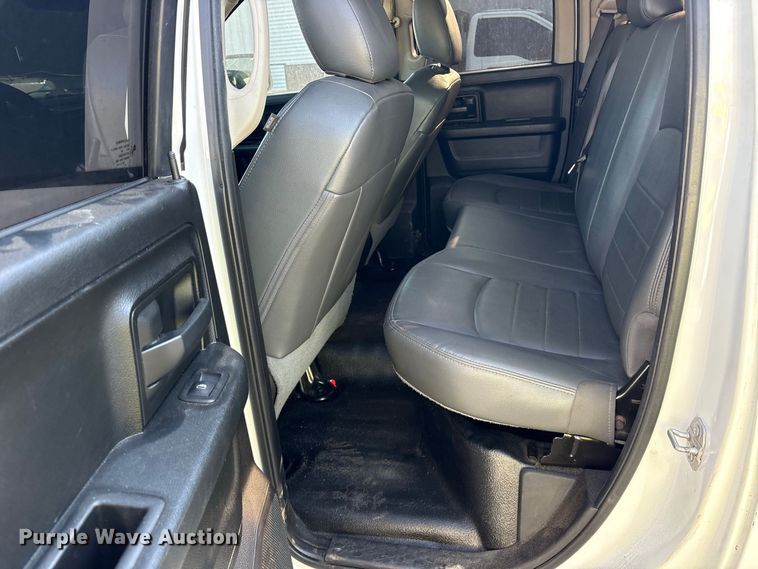 image for item YA4402 2019 RAM 1500 Ext. Cab pickup truck