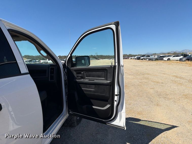 image for item YA4409 2019 RAM 1500 Ext. Cab pickup truck