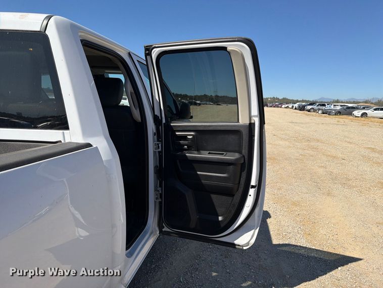 image for item YA4409 2019 RAM 1500 Ext. Cab pickup truck