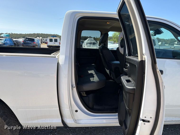 image for item YA4409 2019 RAM 1500 Ext. Cab pickup truck