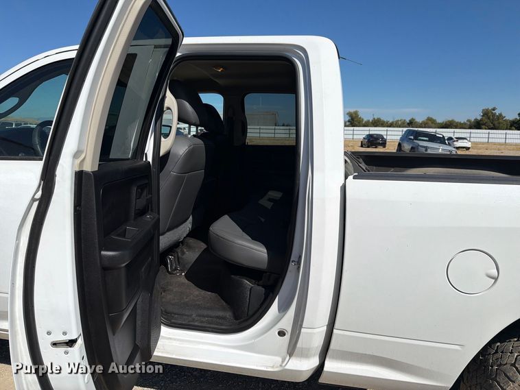 image for item YA4409 2019 RAM 1500 Ext. Cab pickup truck