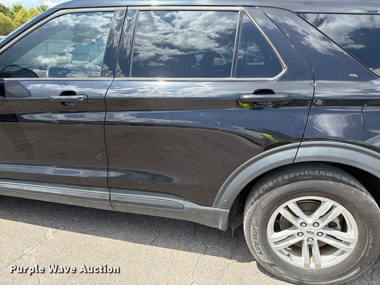 image for item YA4563 2023 Ford Explorer SUV