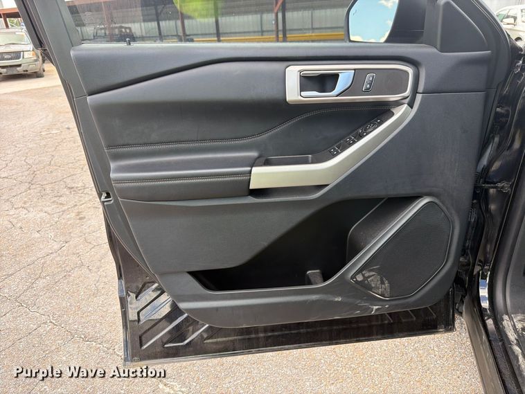 image for item YA4563 2023 Ford Explorer SUV