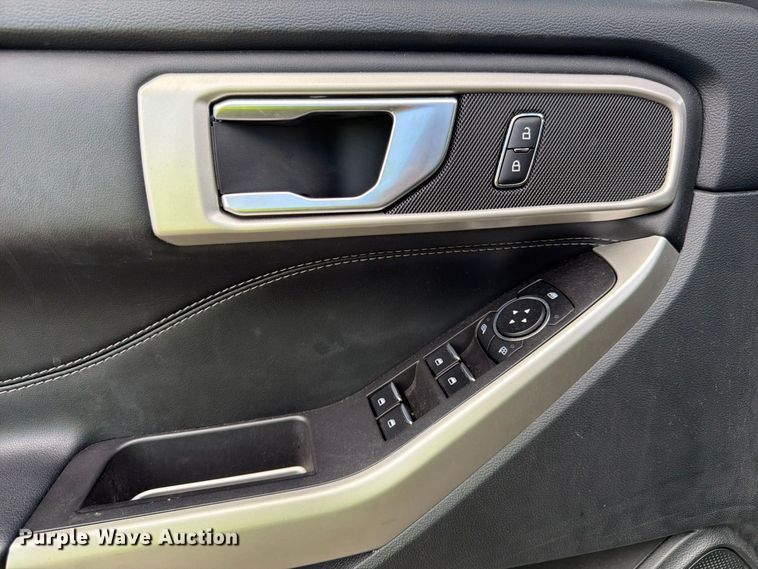 image for item YA4563 2023 Ford Explorer SUV