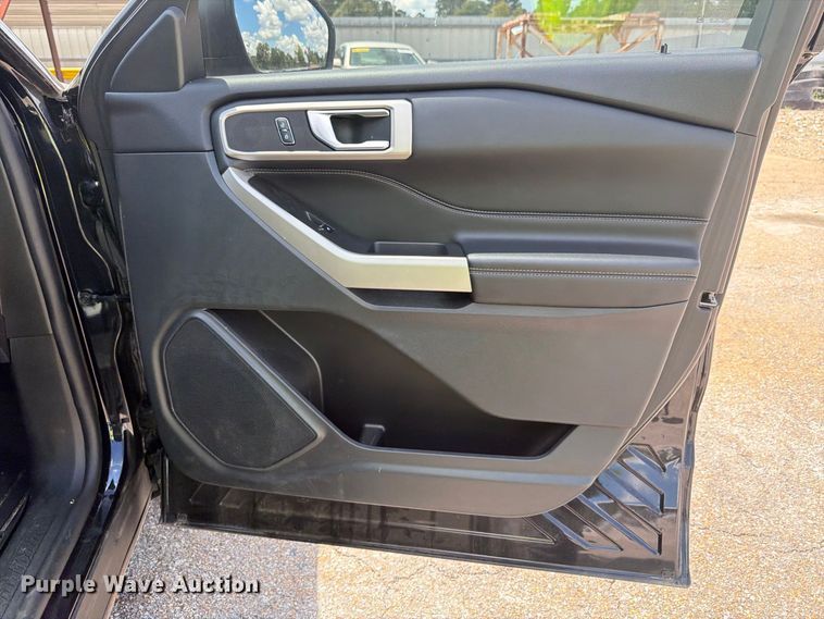 image for item YA4563 2023 Ford Explorer SUV