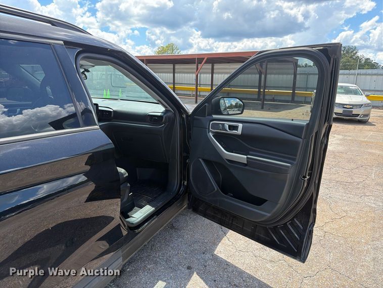 image for item YA4563 2023 Ford Explorer SUV