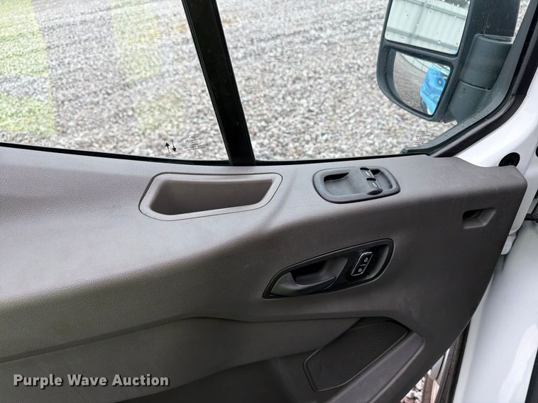 image for item YA4618 2022 Ford Transit 350 delivery van