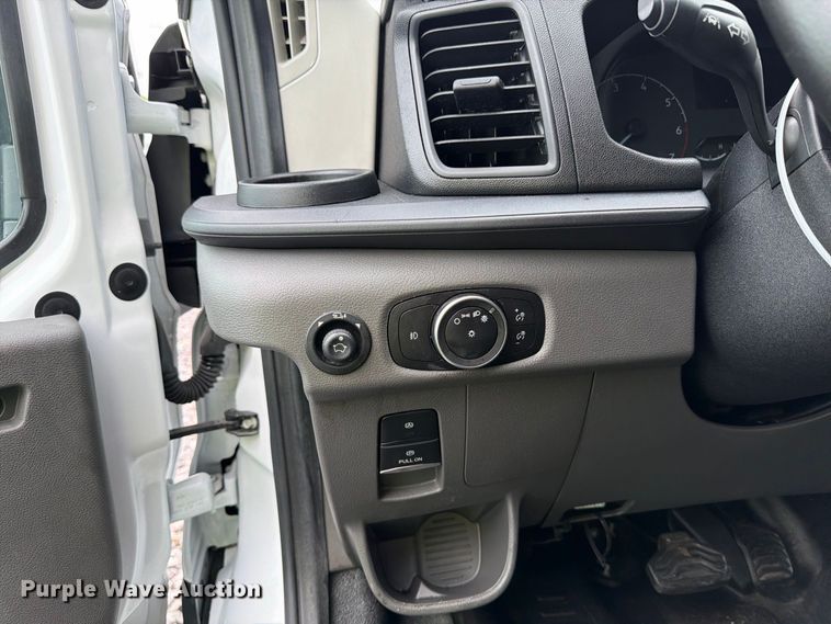 image for item YA4618 2022 Ford Transit 350 delivery van