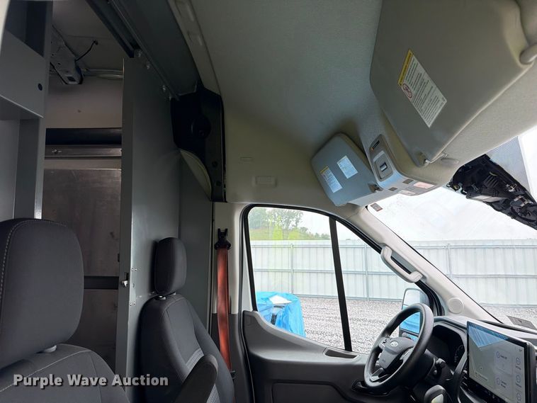 image for item YA4618 2022 Ford Transit 350 delivery van