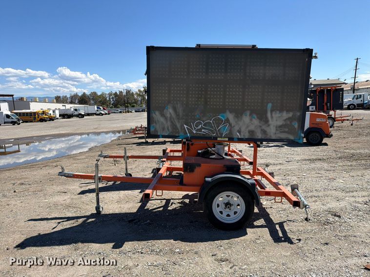 image for item YA4672 (2) 2020 Wanco WVT3 message board trailers