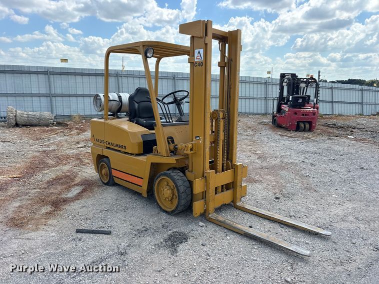 image for item YA4681 2010 Allis-Chalmers C40 forklift