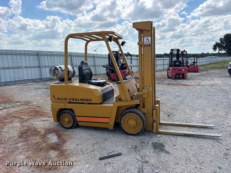 image for item YA4681 2010 Allis-Chalmers C40 forklift