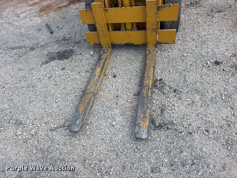 image for item YA4681 2010 Allis-Chalmers C40 forklift