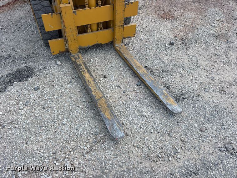 image for item YA4681 2010 Allis-Chalmers C40 forklift